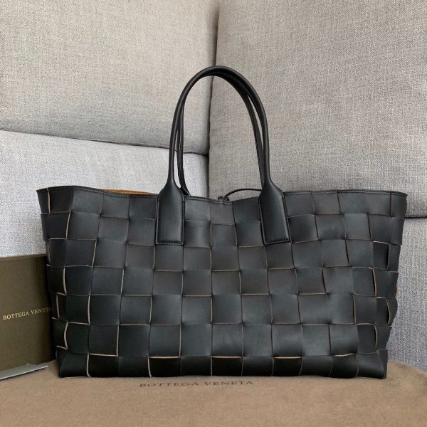 Replica Bottega Veneta  Tote In Fondente Maxi Intreccio in Black