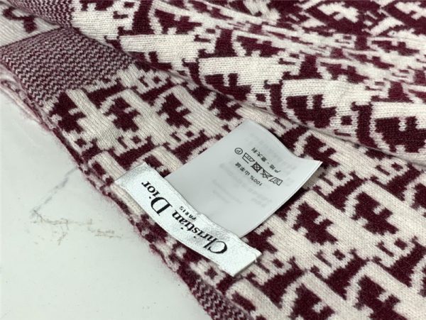 dior cashmere shawl Wine red - Image 4