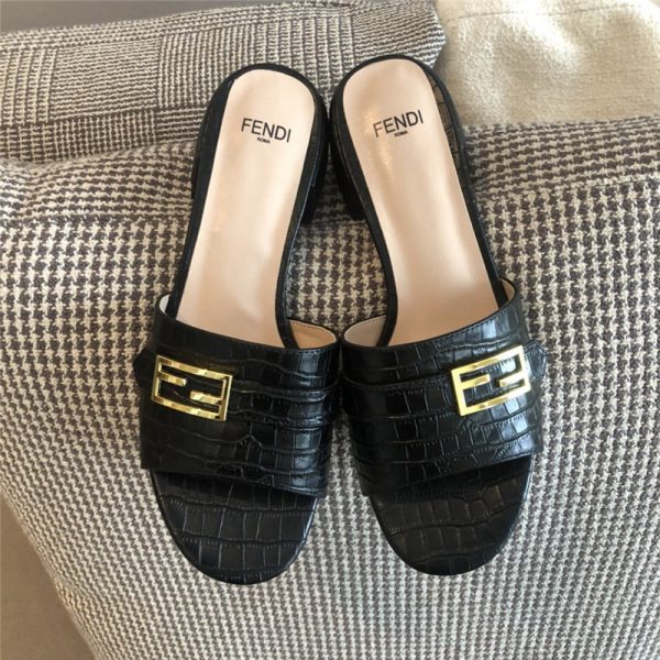 fendi slippers womens - Image 3