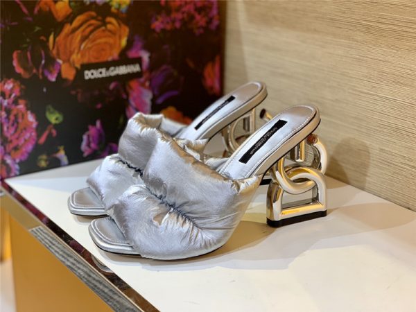 dolce & gabbana d&g down letter drag sandals