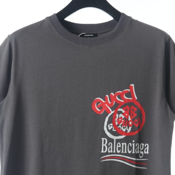 Gucci x Balenciaga joint red and white letter graffiti cola print short-sleeved T-shirt - Image 3