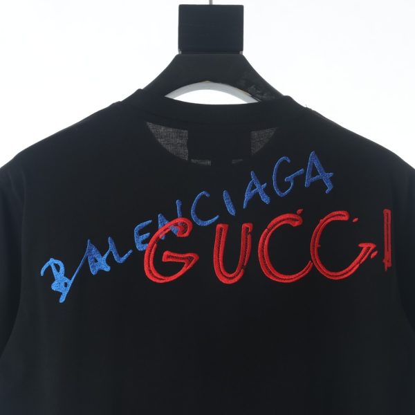 Gucci & Balenciaga joint blue and red embroidered letters short-sleeved T-shirt black - Image 7