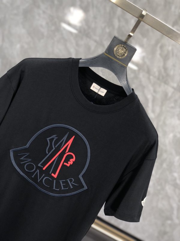 Moncler2023 new counters with the original custom latest trade order short-sleeved T-shirt - Image 4