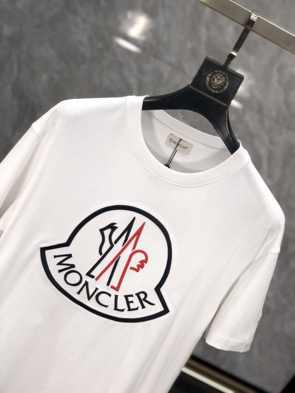 Moncler2023 new counters with the original custom latest trade order short-sleeved T-shirt - Image 4