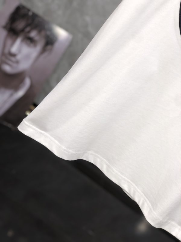 Moncler2023 new counters with the original custom latest trade order short-sleeved T-shirt - Image 8