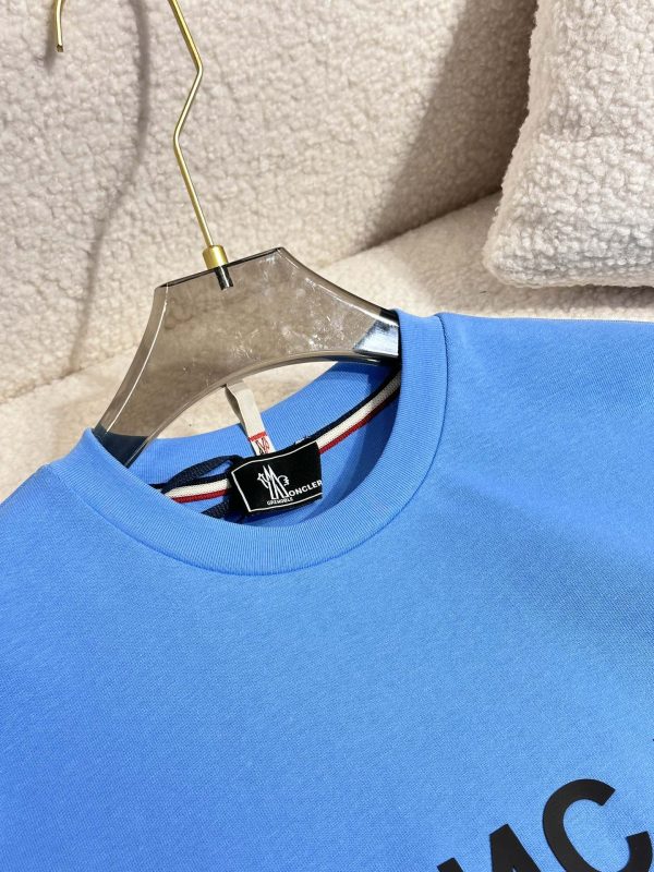 . Moncler Mengkou Men and women with the same style couples spring and summer latest counters with the same style, trendy brand logo casual short-sleeved T-shirt - Image 4
