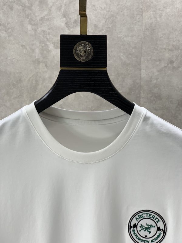 ARCTERYX Archeopteryx 2023 spring and summer casual business embroidery logo short-sleeved T-shirt - Image 4