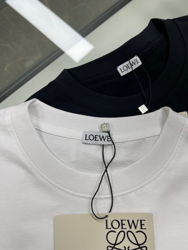 LOEWE 2023 men's round neck short-sleeved T-shirt is new! Iconic embroidered small LOGO, simple but exquisite - Image 9