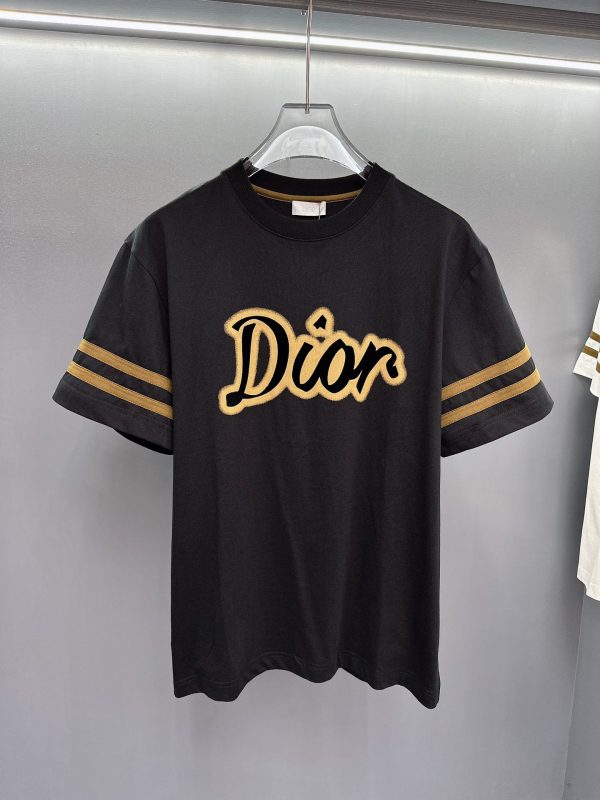 Dior2023 spring and summer new men's and women's same style ? short-sleeved T-shirts, available at counters at the same time! Customized exclusive pure cotton fabric, customized original craft thread, heavy industry letter logo craft design on the chest - Image 3