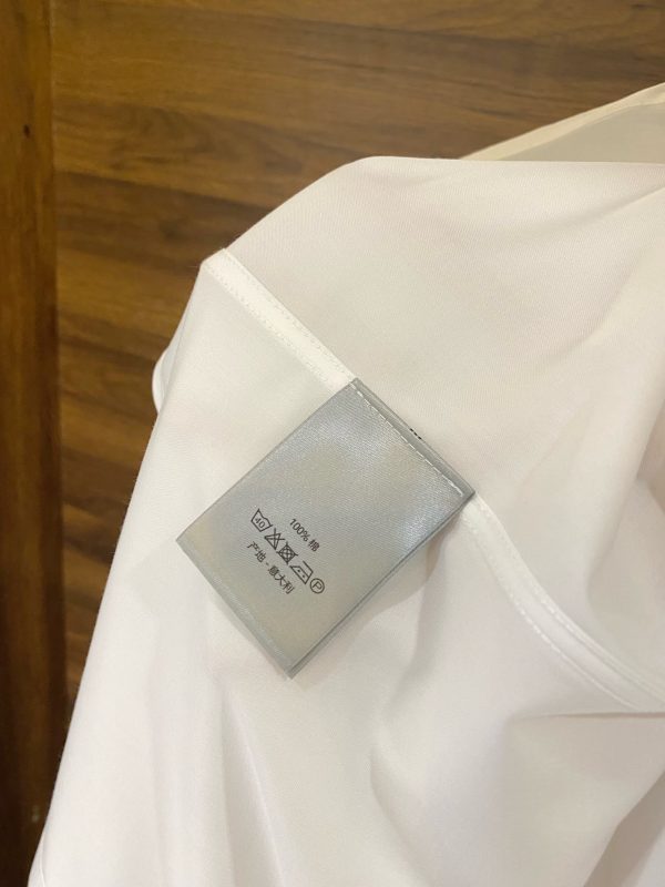 DIOR 2023 early spring new product counter casual long-sleeved shirt! Perfectly embroidered logo text, seamless tailoring Imported 80-count ultra-high-count mulberry silk cotton, soft and comfortable to the touch - Image 10