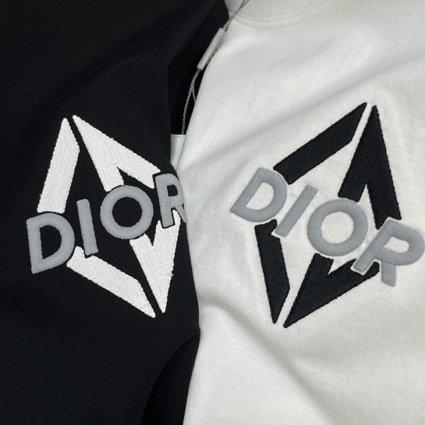 Dior 2023 spring and summer new men's and women's same style ? short-sleeved T-shirts, available at counters at the same time! Customized exclusive cotton fabric - Image 10