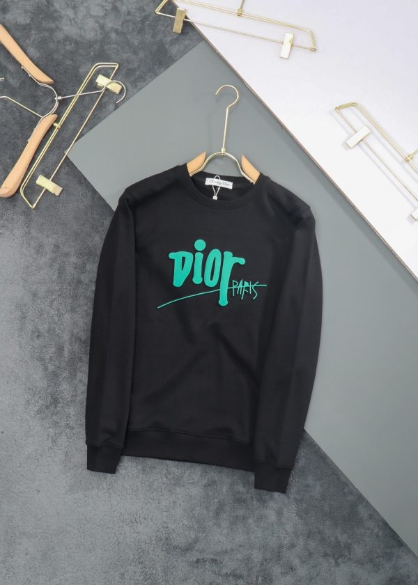 The latest DIOR 2022 autumn and winter products are available at counters at the same time. The original order is hard to find. Casual and fashionable round neck sweater - Image 10