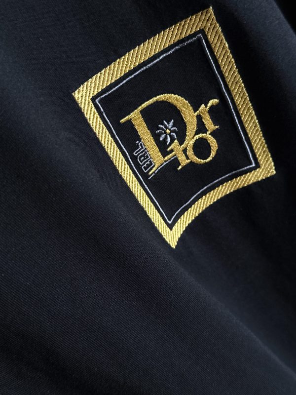Dior 2023 spring and summer new short-sleeved T-shirt! Channel boutique! The latest fashion temperament will extend the charm infinitely to the unique charm of fashion - Image 7