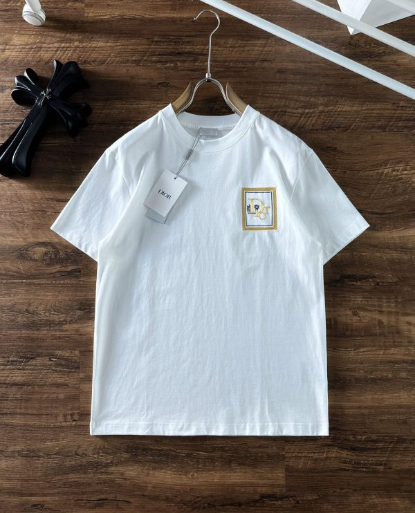 Dior 2023 spring and summer new short-sleeved T-shirt! Channel boutique! The latest fashion temperament will extend the charm infinitely to the unique charm of fashion - Image 10