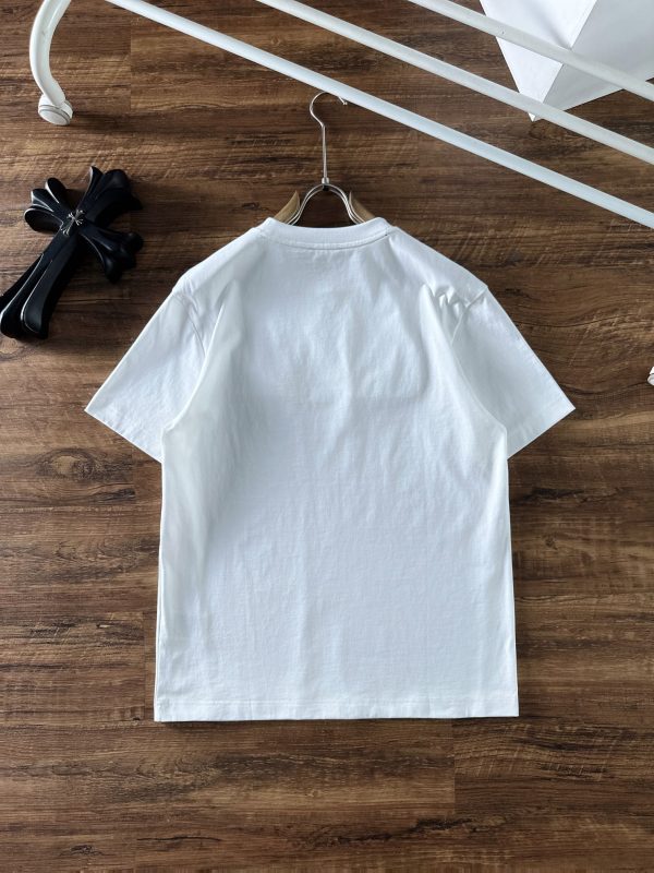 Dior 2023 spring and summer new short-sleeved T-shirt! Channel boutique! The latest fashion temperament will extend the charm infinitely to the unique charm of fashion - Image 18