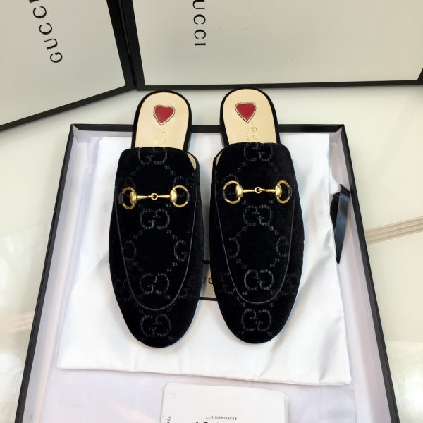 GUCCI classic flat shoes mules slippers and half slippers D