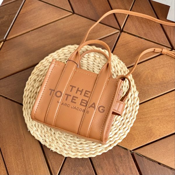 Marc Jacobs Shopping Bag Brown - Image 5