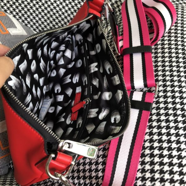 Marc Jacobs Crossbody Bag In Calfskin With Wide Fabric Shoulder Strap Red - Image 7
