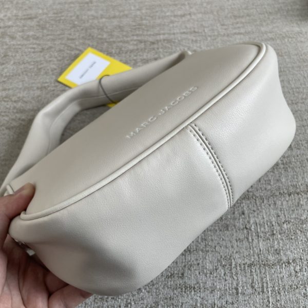 Marc Jacobs Handbag Early Spring 2023 New Nappa Leather Soft And Delicate Dust Bag White - Image 3