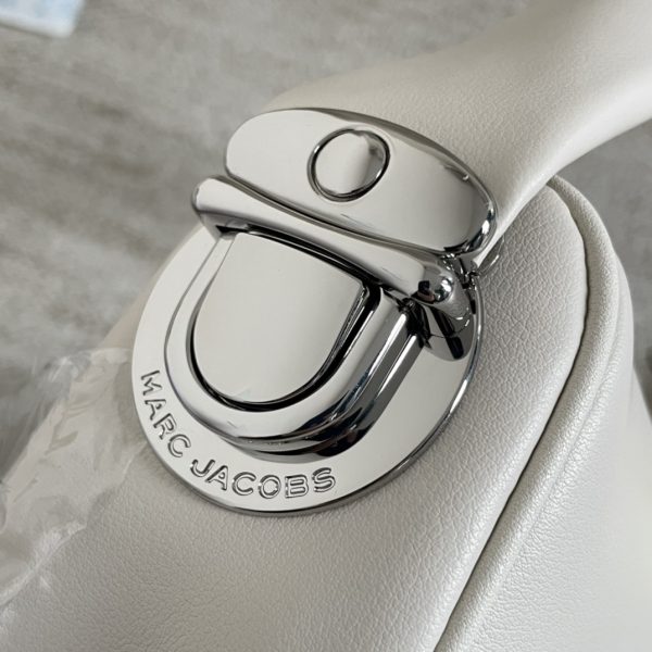Marc Jacobs Handbag Early Spring 2023 New Nappa Leather Soft And Delicate Dust Bag White - Image 6