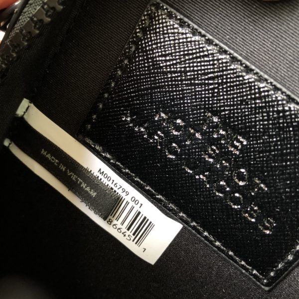 THE Marc Jacobs Vertical Phone Bag Saffiano Leather Black Model M0016799-001 - Image 9