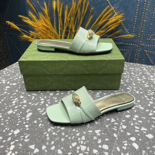 GuccI's new latest flat heel slippers are gold rhinestone snakehead sandals - Image 9
