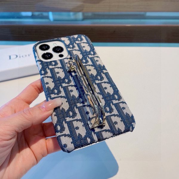 Embroidered fabric phone case H buckle wrist phone case square buckle can be used as a stand - Image 4