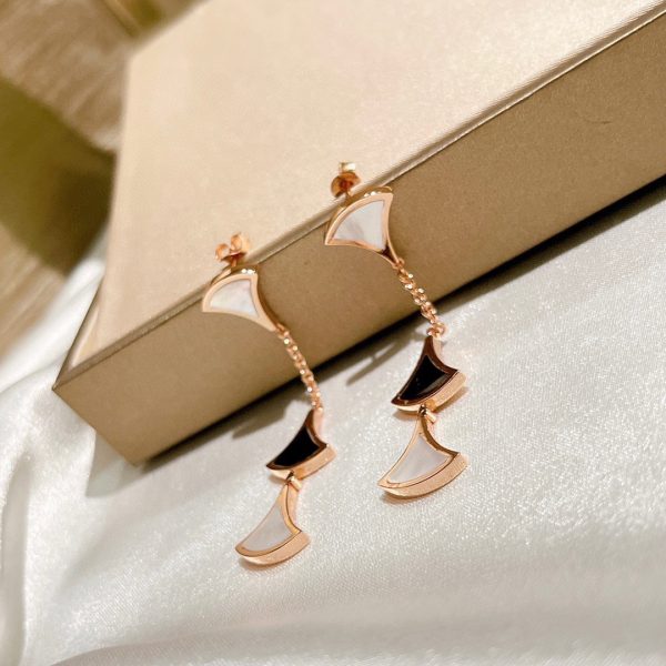 BVLGARI tassel skirt in rose gold and 18k stud earrings - Image 4