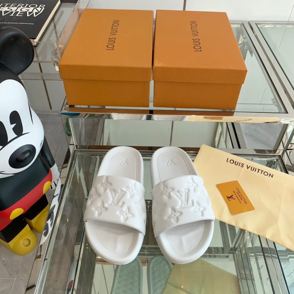 Louis Vuitton 22ss Slippers spring and summer vacation travel to work daily must buy slippers white