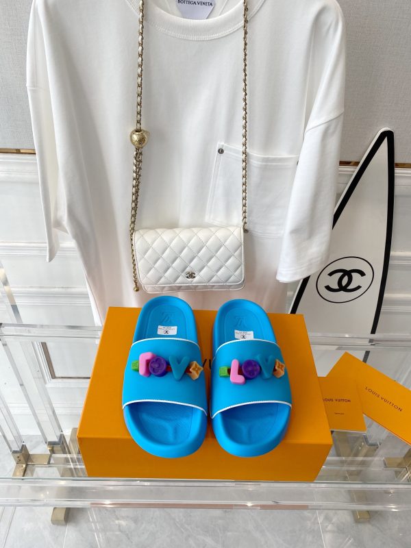 The new Louis Vuitton 2023ss high version slippers blue