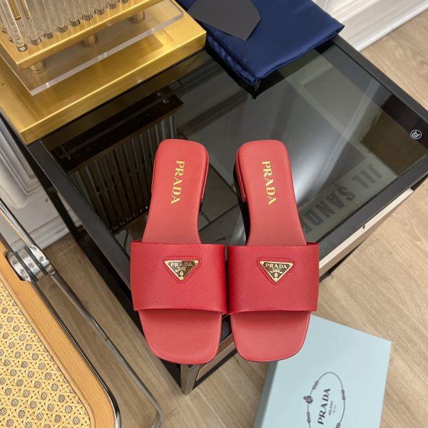 Prada 2024 Spring/Summer New Arrivals The latest triangular buckle micro label slipper series red