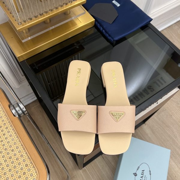 Prada 2024 Spring/Summer New Arrivals The latest triangular buckle micro label slipper series A
