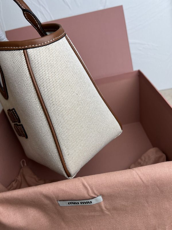 Miumiu launches new IVY basket handbag C M-288 - Image 3