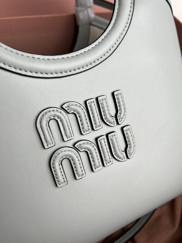 Miumiu launches new IVY basket cowhide leather handbag M-288 B - Image 4