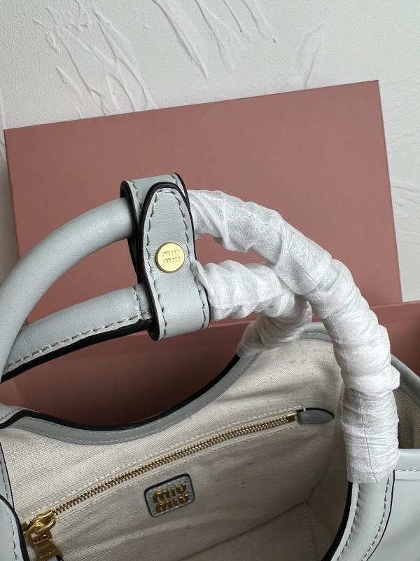 Miumiu launches new IVY basket cowhide leather handbag M-288 B - Image 5
